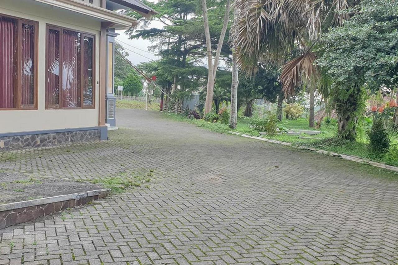 Hotel Bumi Bermi Permai Near Bermi Eco Park Mitra Reddoorz Probolinggo Extérieur photo