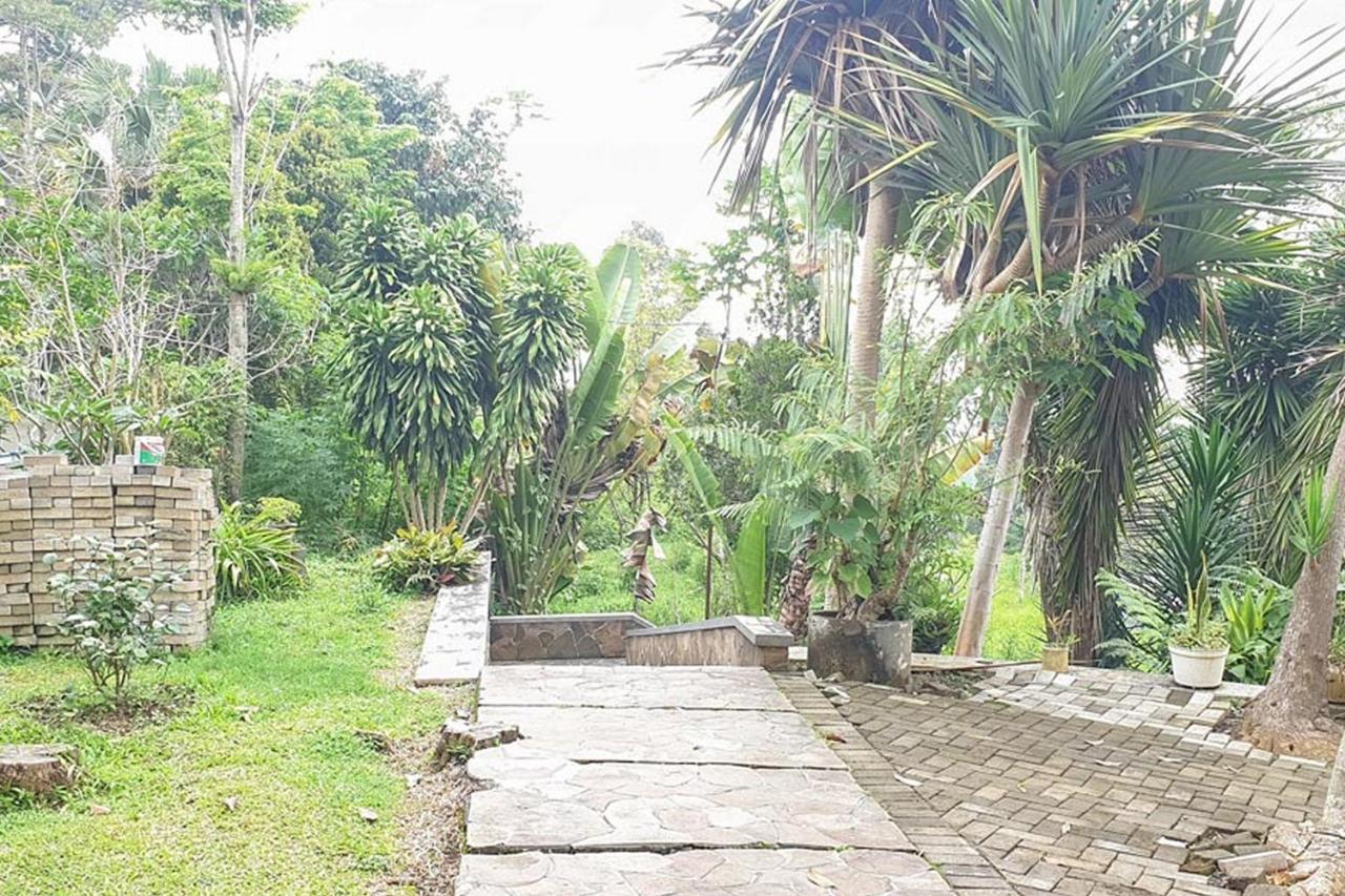 Hotel Bumi Bermi Permai Near Bermi Eco Park Mitra Reddoorz Probolinggo Extérieur photo