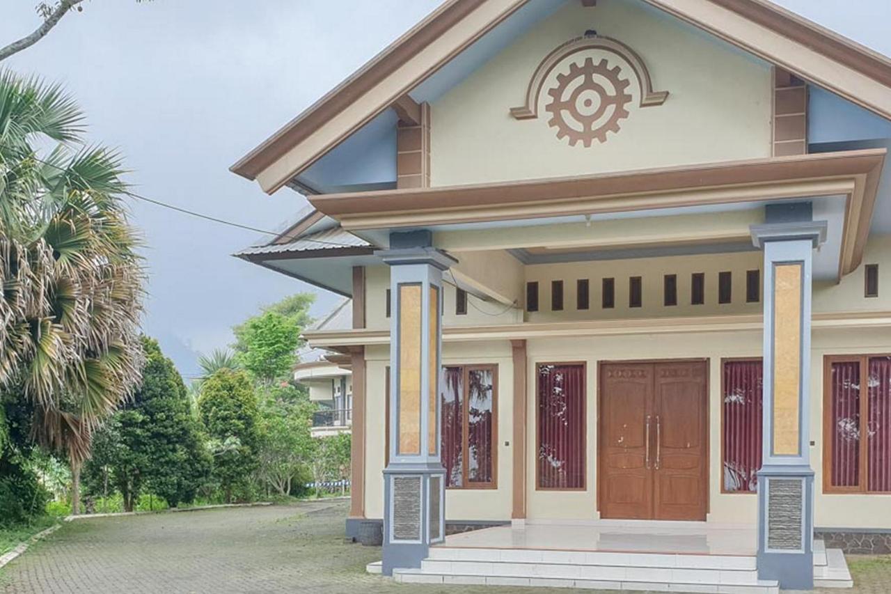 Hotel Bumi Bermi Permai Near Bermi Eco Park Mitra Reddoorz Probolinggo Extérieur photo