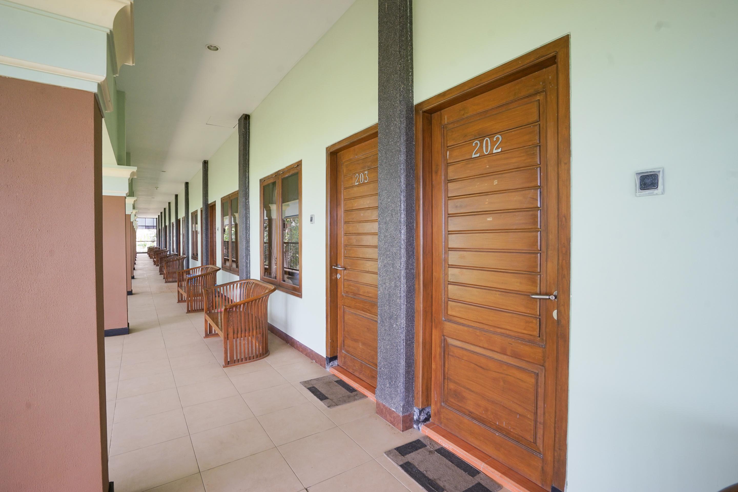 Hotel Bumi Bermi Permai Near Bermi Eco Park Mitra Reddoorz Probolinggo Extérieur photo