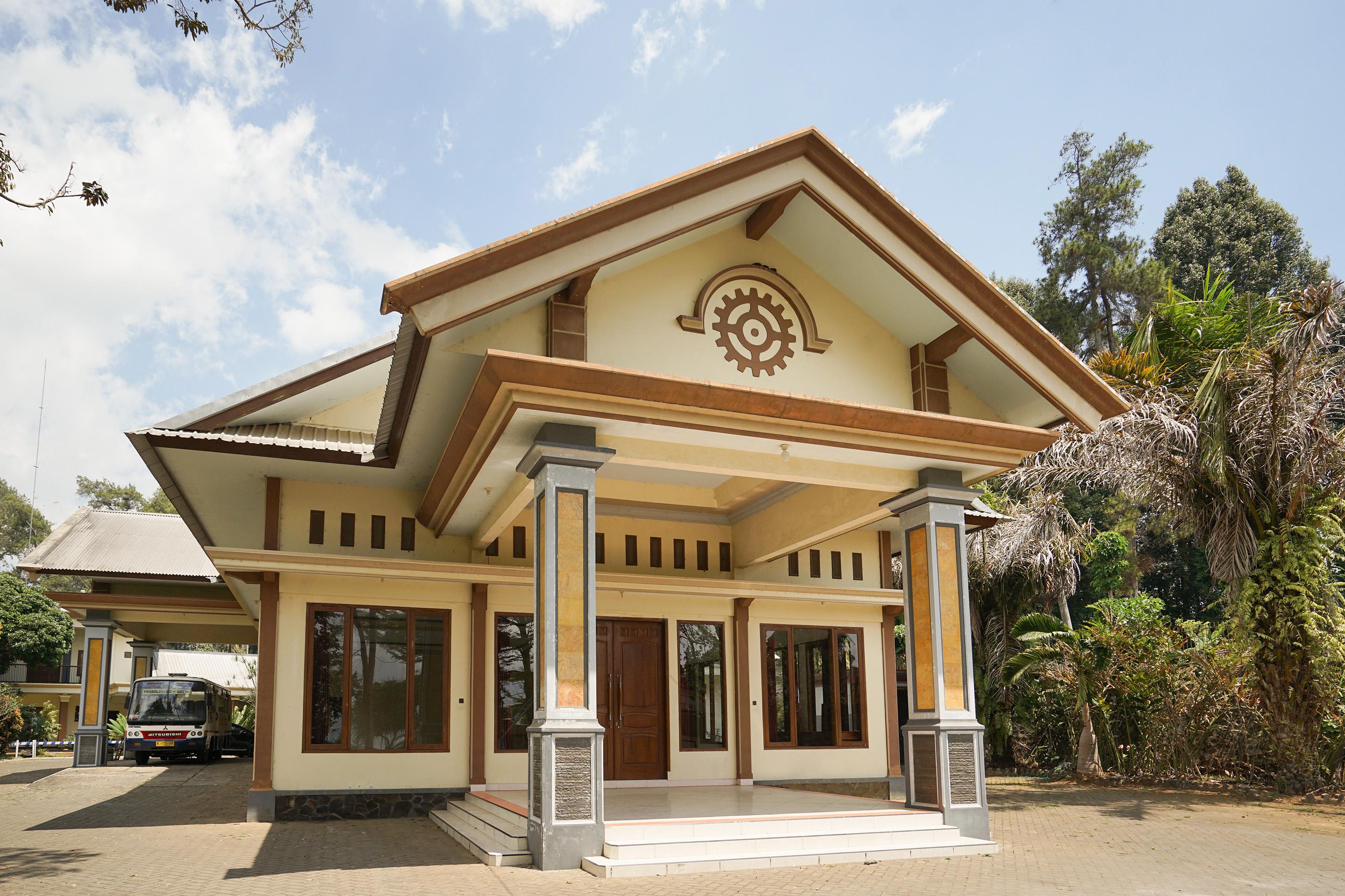 Hotel Bumi Bermi Permai Near Bermi Eco Park Mitra Reddoorz Probolinggo Extérieur photo