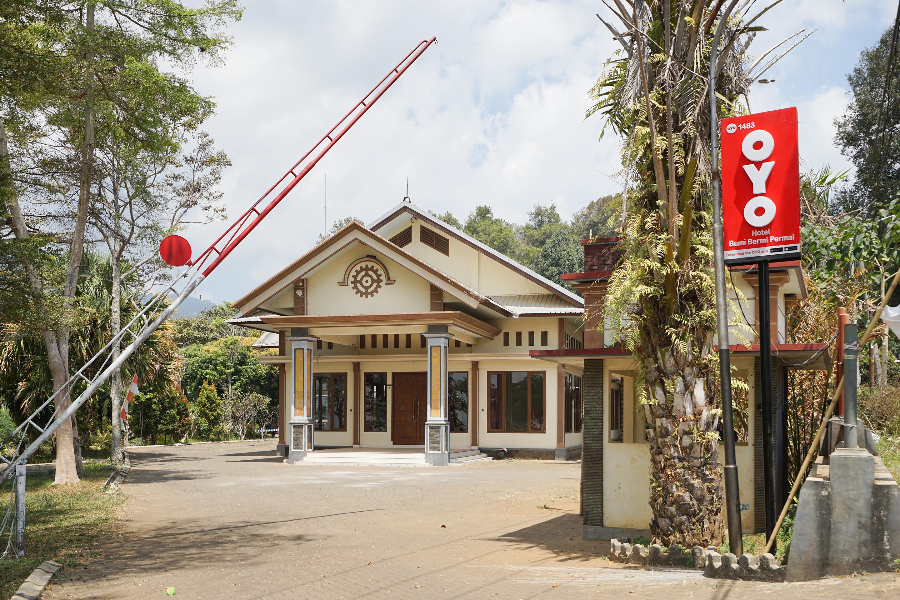 Hotel Bumi Bermi Permai Near Bermi Eco Park Mitra Reddoorz Probolinggo Extérieur photo